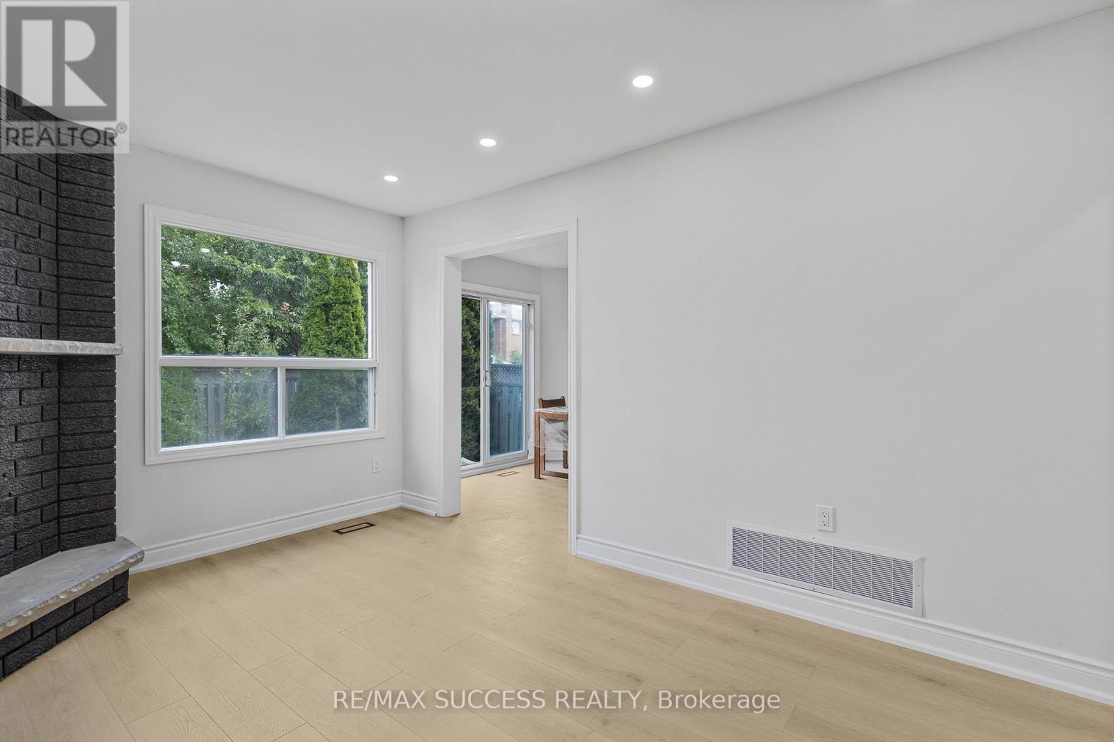 Photo 35 of 4631 Penhallow Road, Mississauga ON