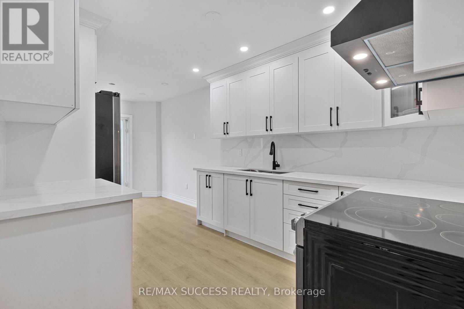 Photo 12 of 4631 Penhallow Road, Mississauga ON