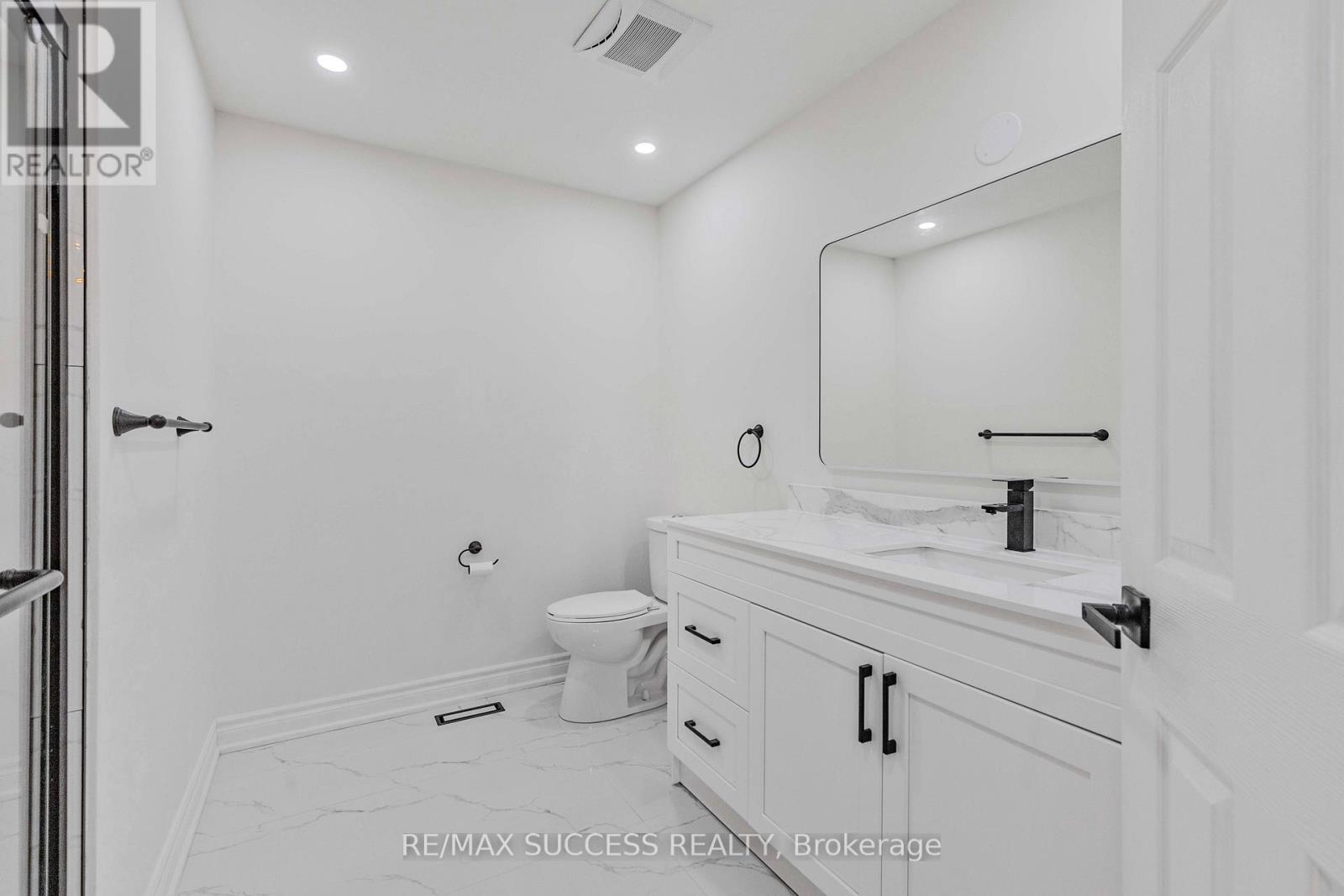 Photo 26 of 4631 Penhallow Road, Mississauga ON