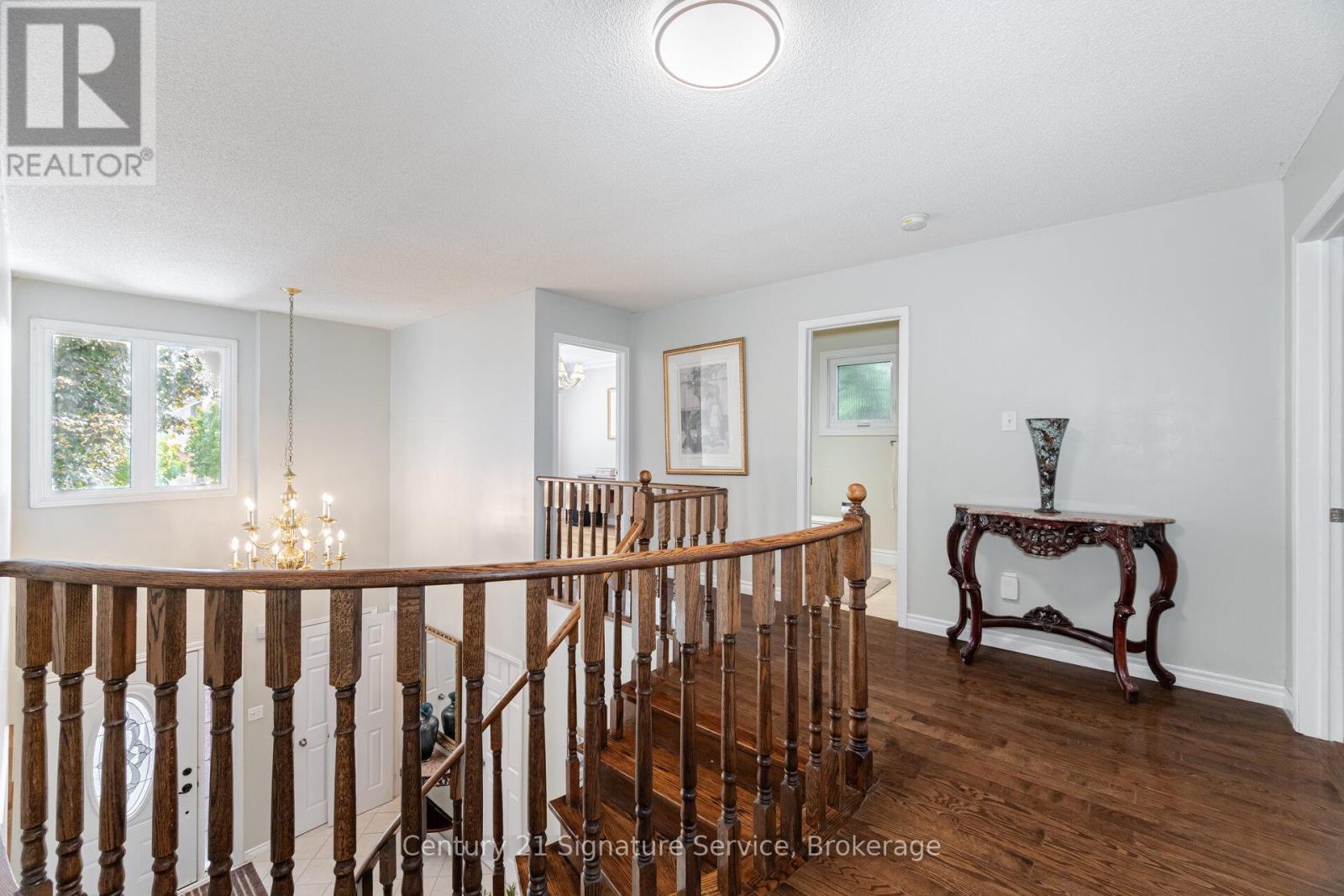 Photo 13 of 5955 Ladyburn Crescent, Mississauga ON