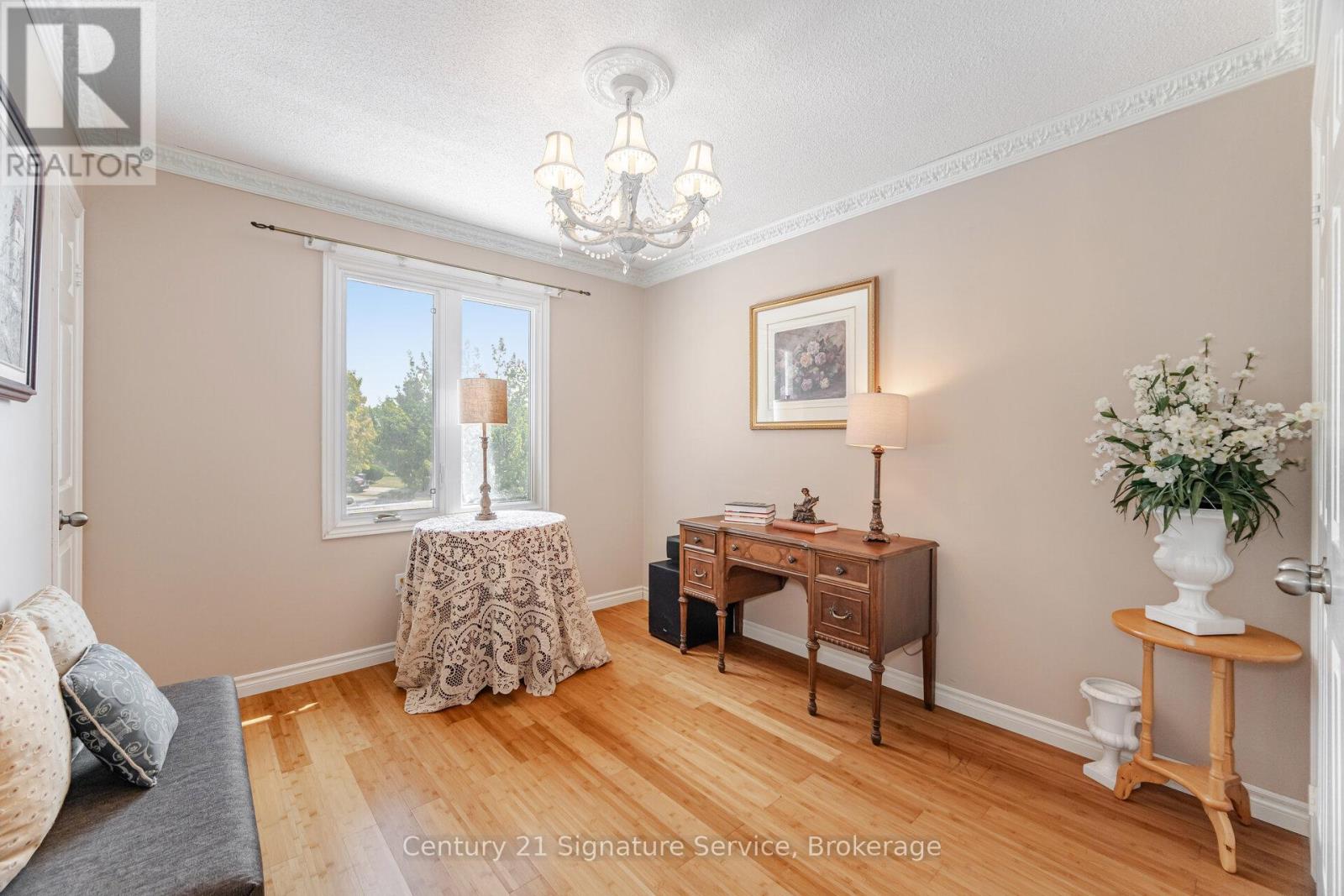 Photo 28 of 5955 Ladyburn Crescent, Mississauga ON