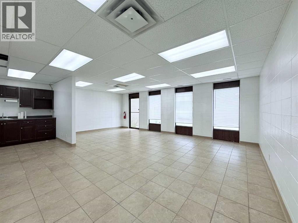 Photo 8 of 9510 110 Street, Grande Prairie AB