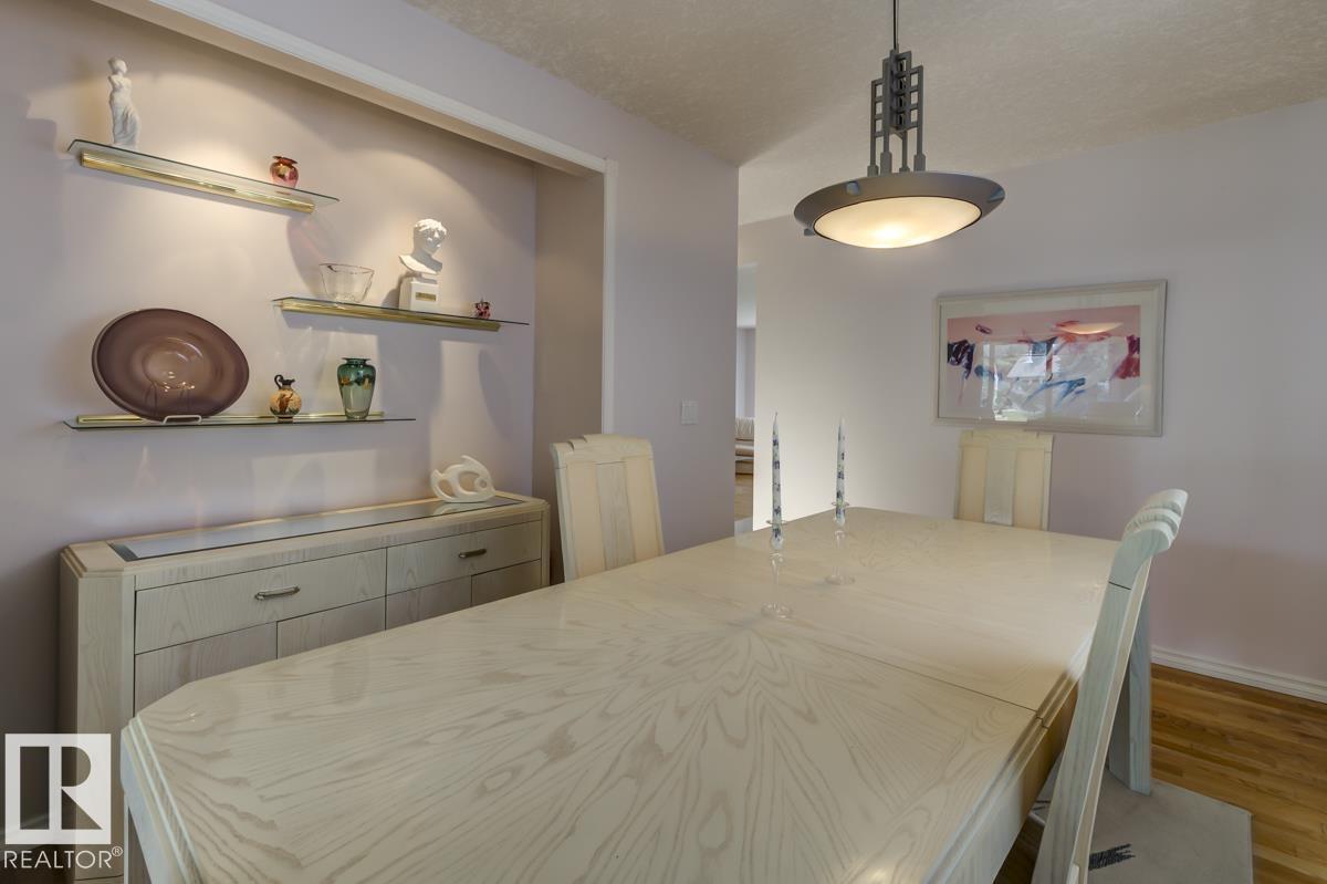 Photo 13 of 9437 144 St Nw, Edmonton AB