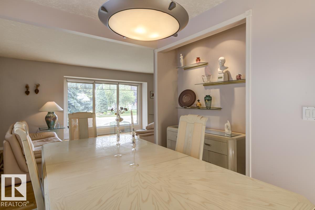 Photo 16 of 9437 144 St Nw, Edmonton AB