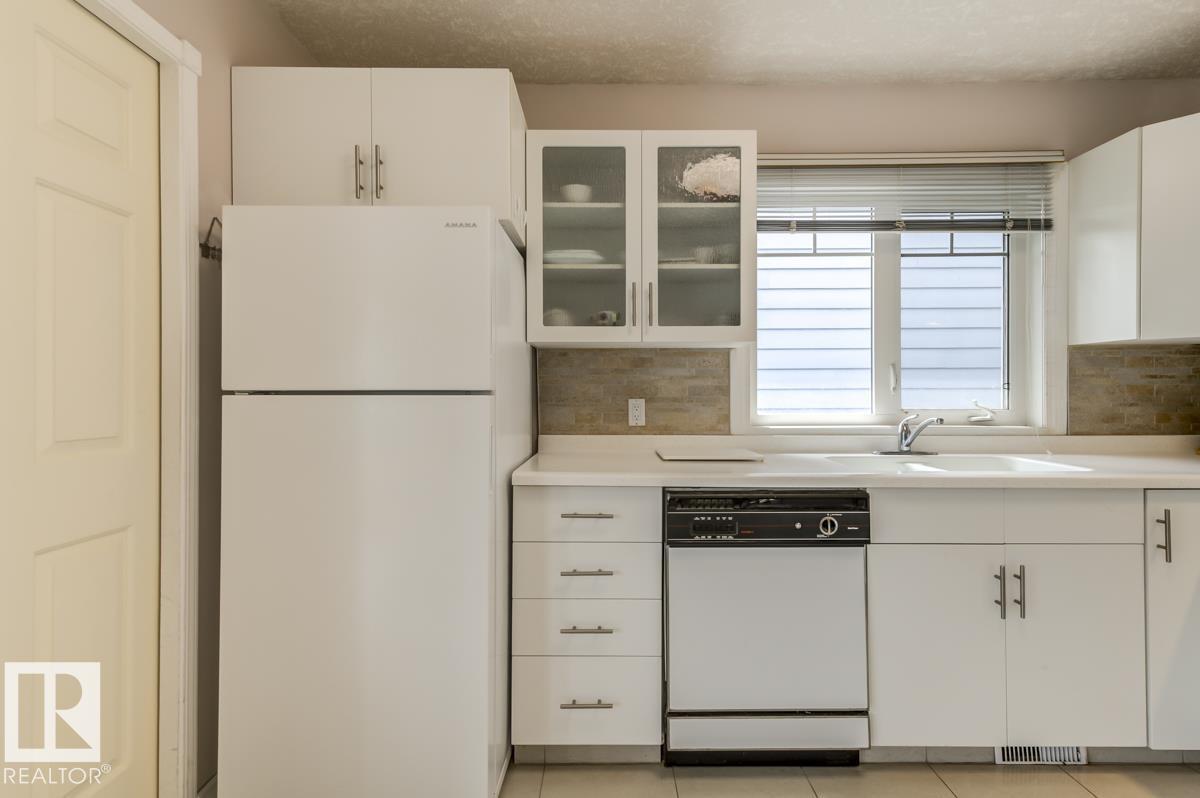 Photo 27 of 9437 144 St Nw, Edmonton AB