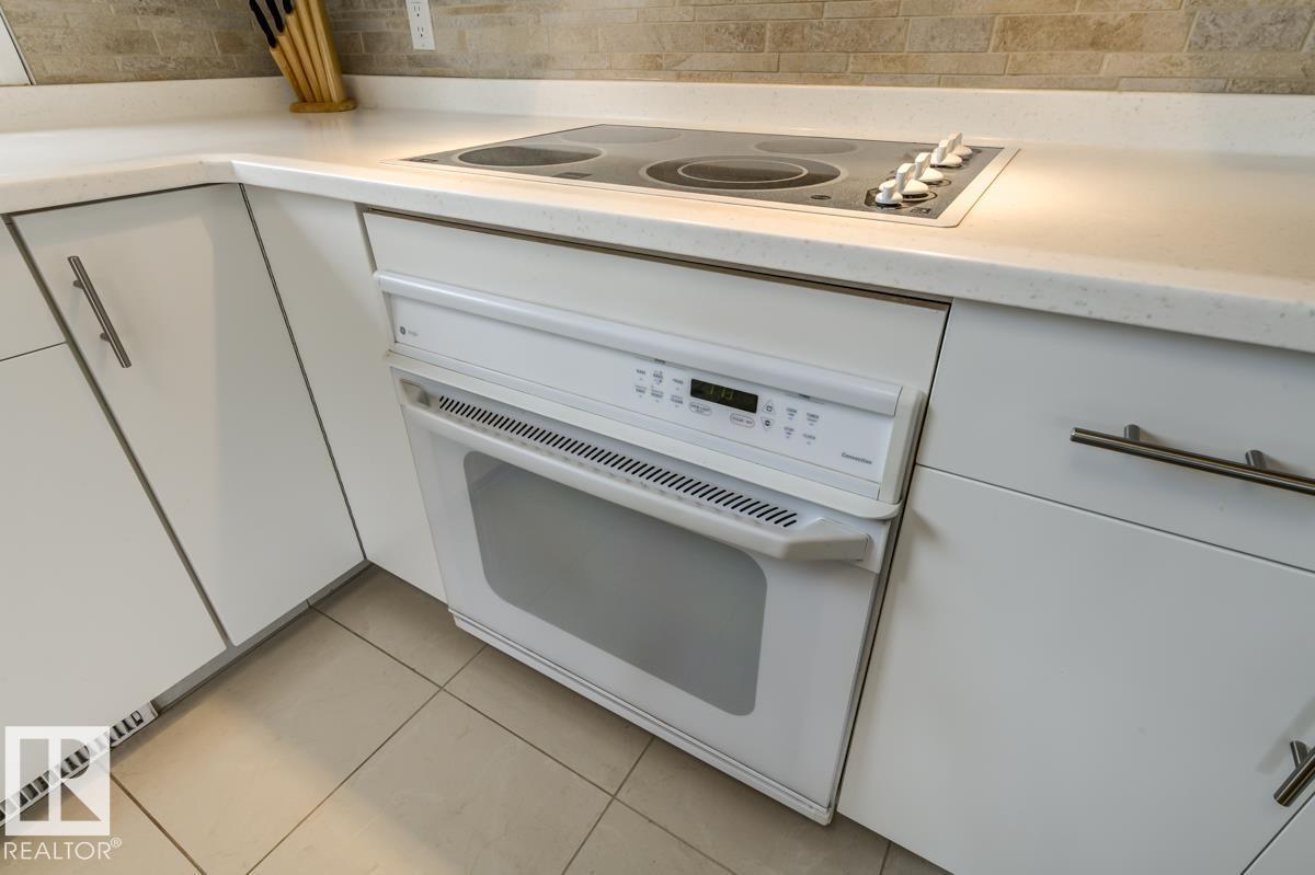 Photo 29 of 9437 144 St Nw, Edmonton AB