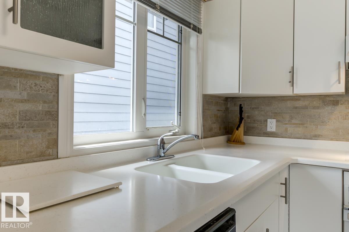 Photo 33 of 9437 144 St Nw, Edmonton AB