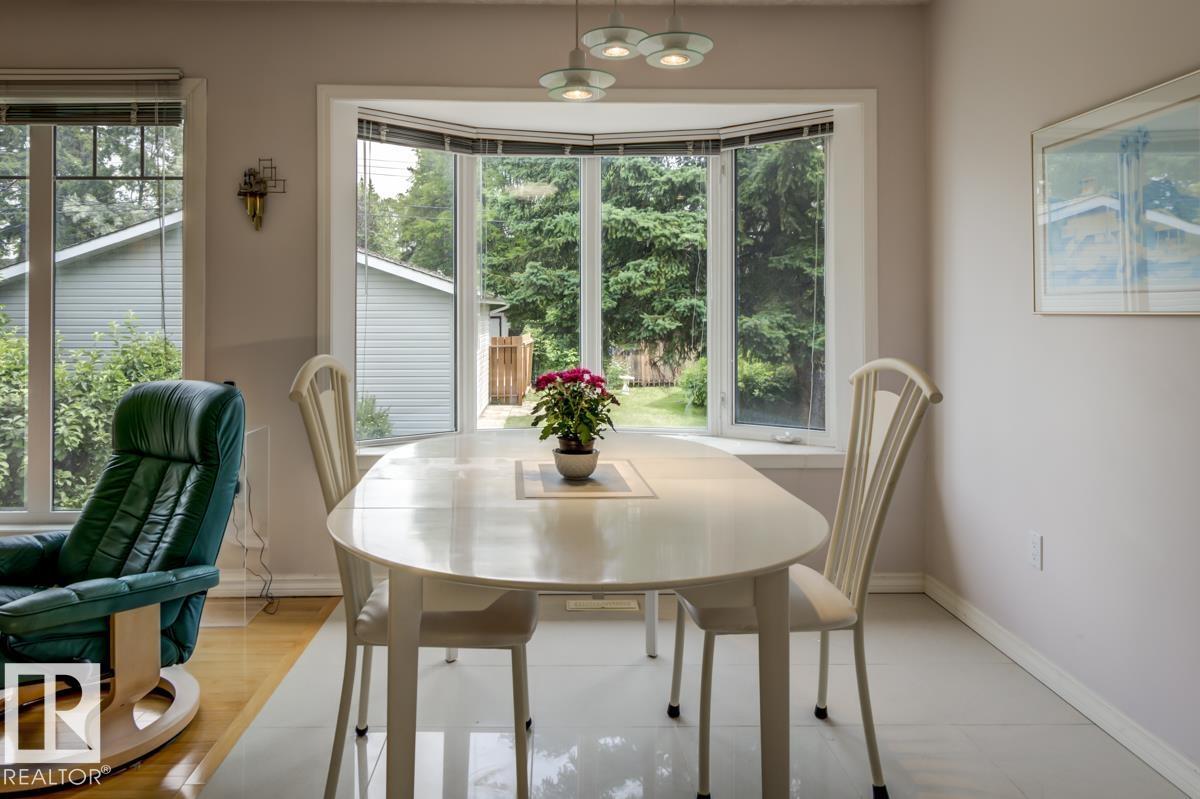 Photo 23 of 9437 144 St Nw, Edmonton AB