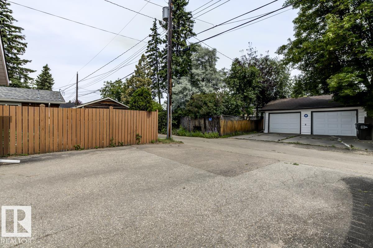Photo 56 of 9437 144 St Nw, Edmonton AB