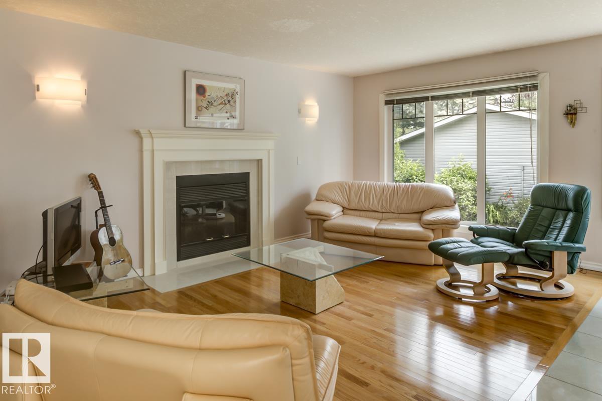 Photo 17 of 9437 144 St Nw, Edmonton AB