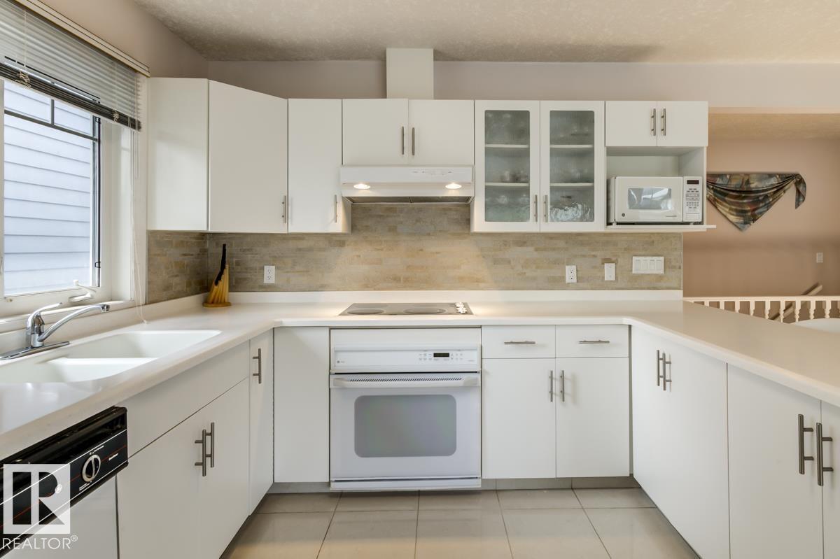 Photo 28 of 9437 144 St Nw, Edmonton AB