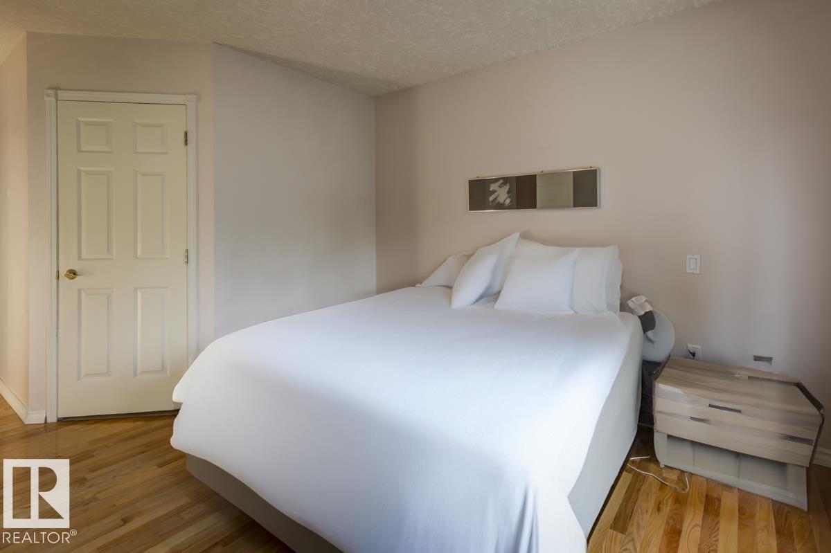 Photo 39 of 9437 144 St Nw, Edmonton AB