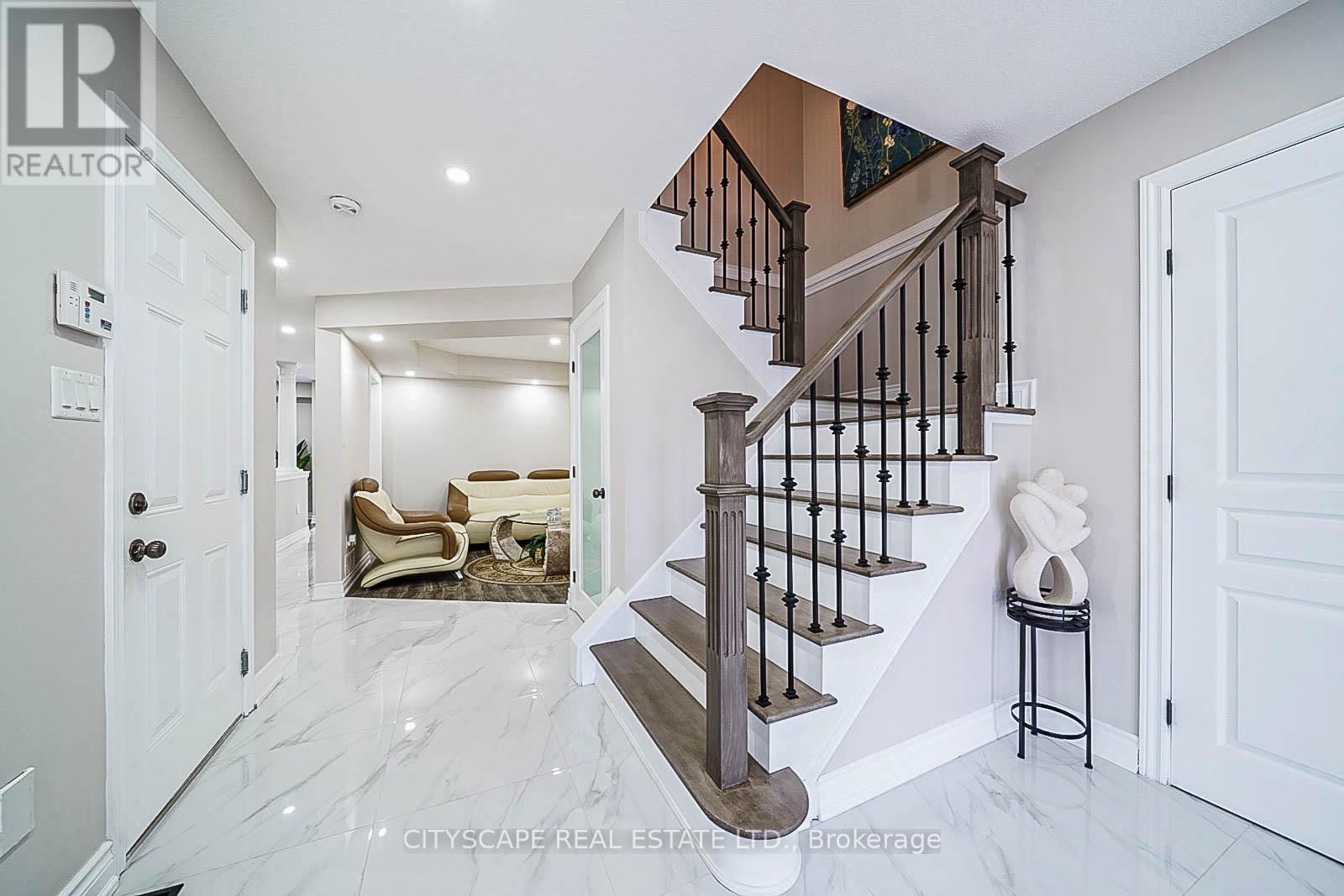 Photo 24 of 19 Staples Lane, Hamilton ON