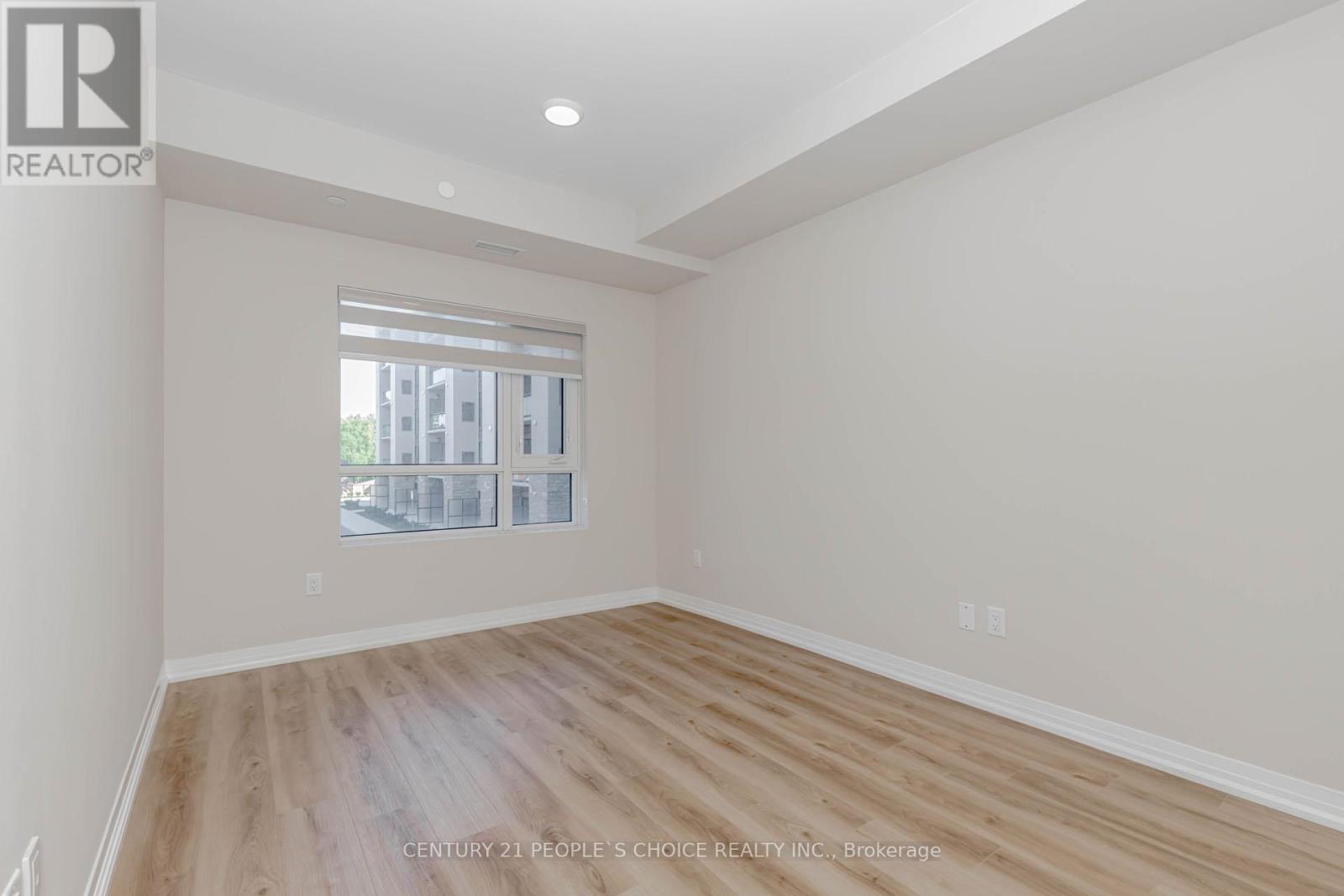 Photo 3 of 206 50 Herrick Avenue, St Catharines ON