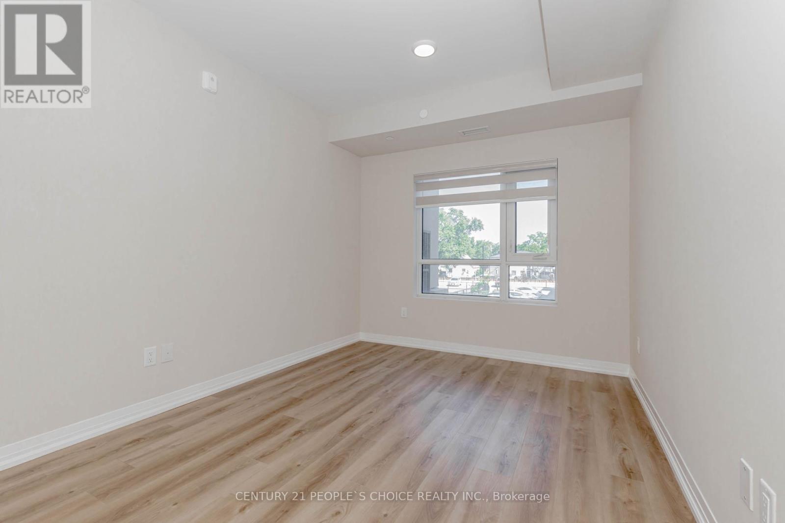 Photo 27 of 206 50 Herrick Avenue, St Catharines ON