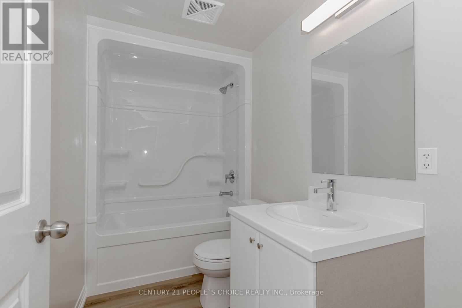 Photo 26 of 206 50 Herrick Avenue, St Catharines ON