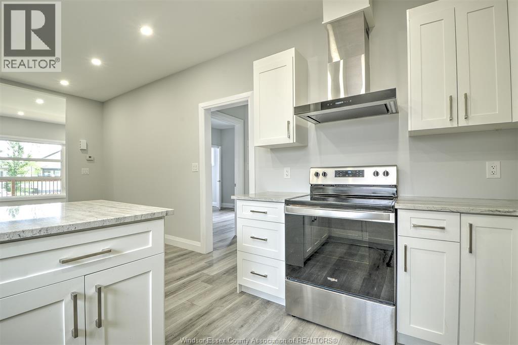 Photo 15 of 1563 Lincoln Road, Windsor ON