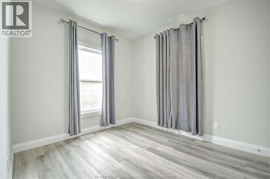 Photo 19 of 1563 Lincoln Road, Windsor ON
