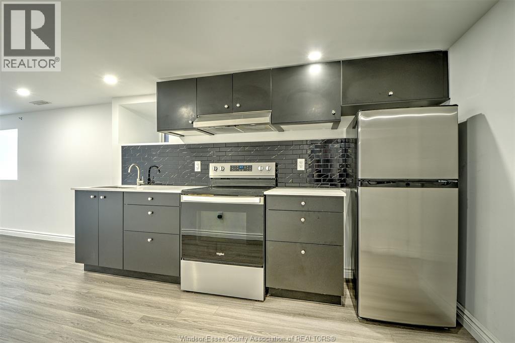 Photo 23 of 1563 Lincoln Road, Windsor ON