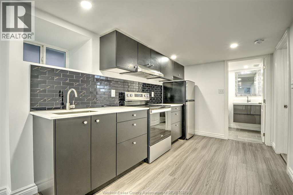 Photo 24 of 1563 Lincoln Road, Windsor ON