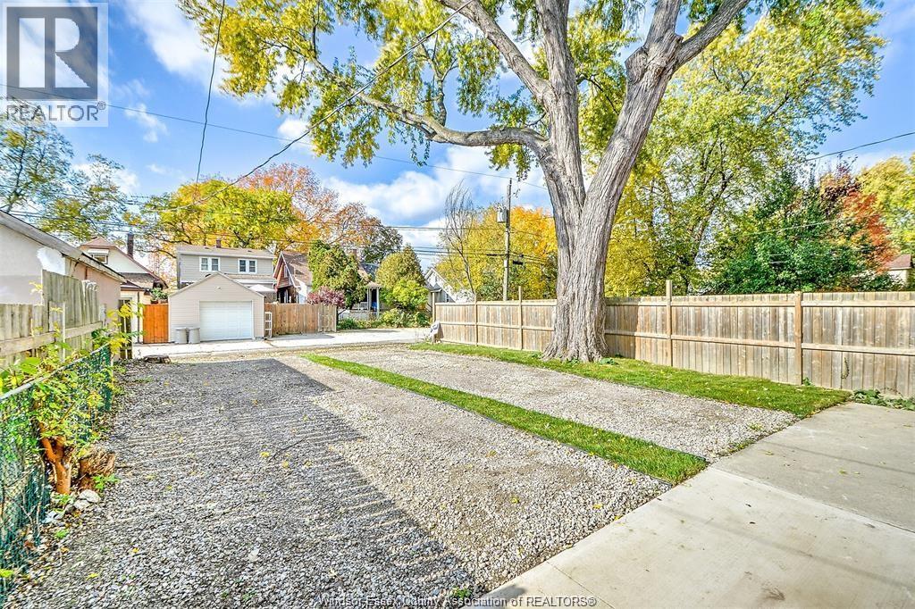 Photo 29 of 1563 Lincoln Road, Windsor ON