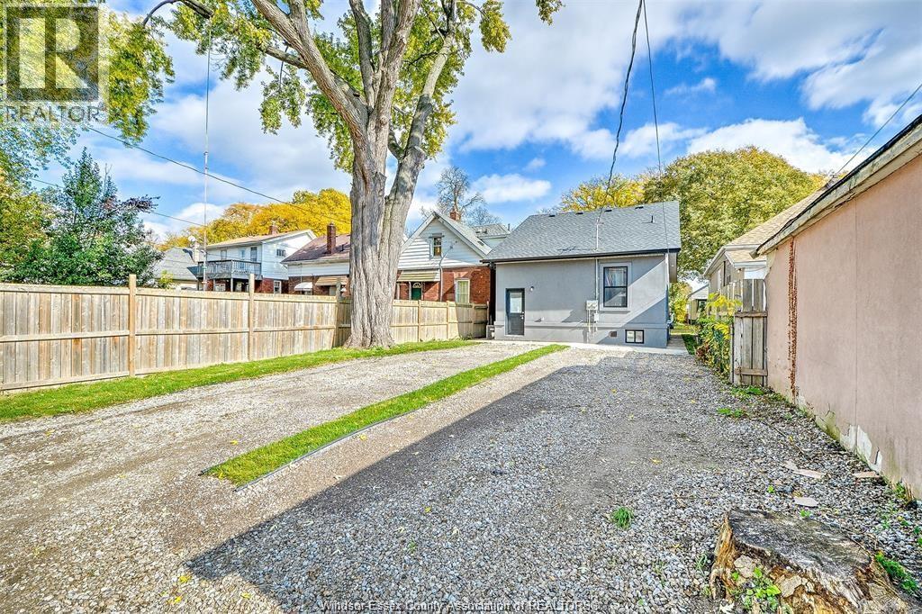 Photo 32 of 1563 Lincoln Road, Windsor ON