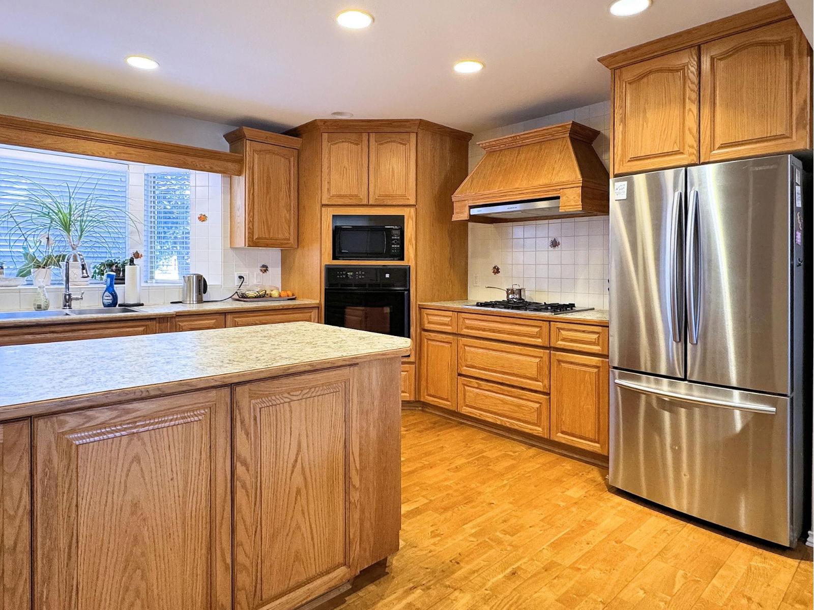 Photo 8 of 4456 209 A Street, Langley BC