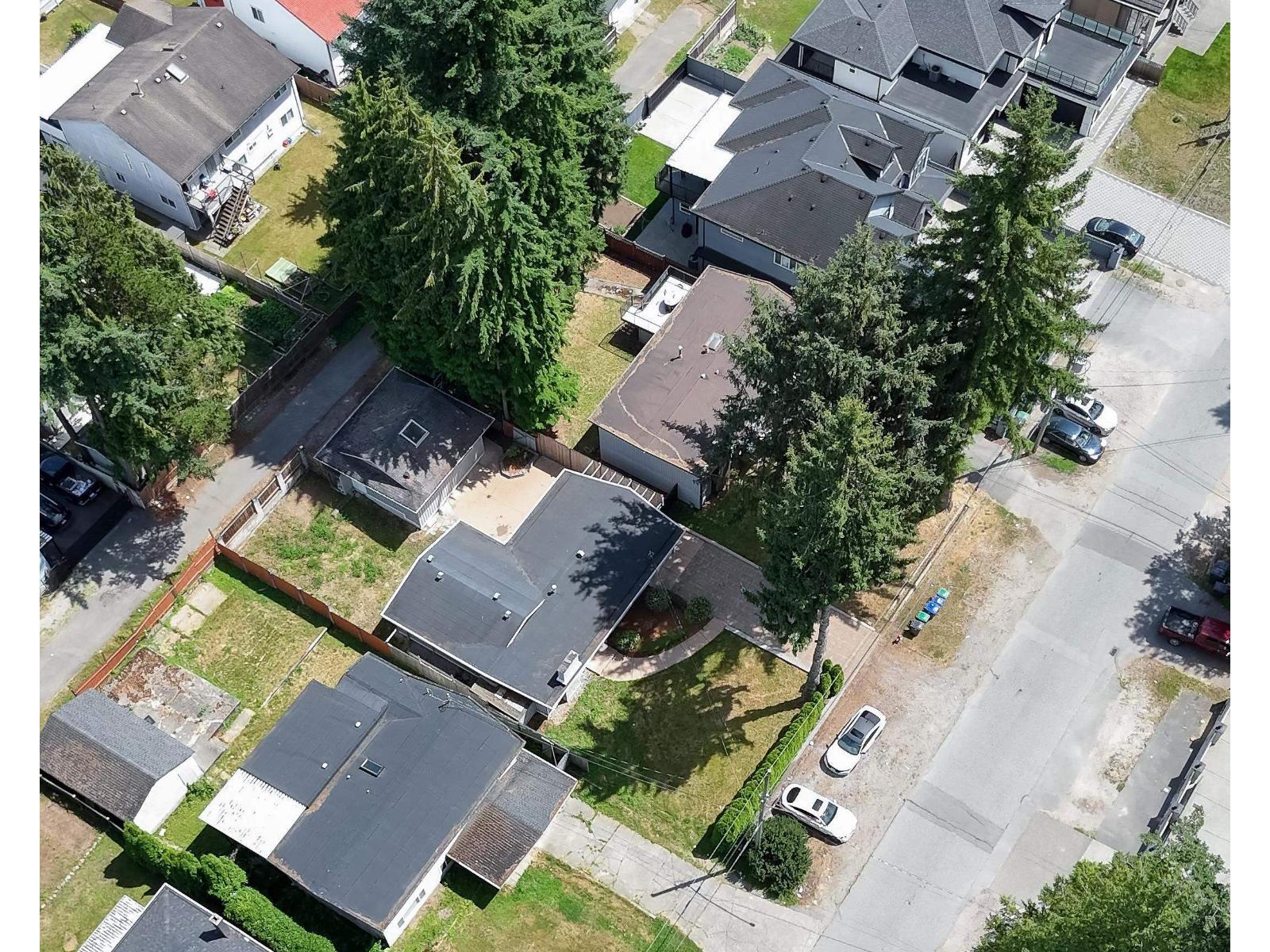 Photo 4 of 9714 131 Street, Surrey BC