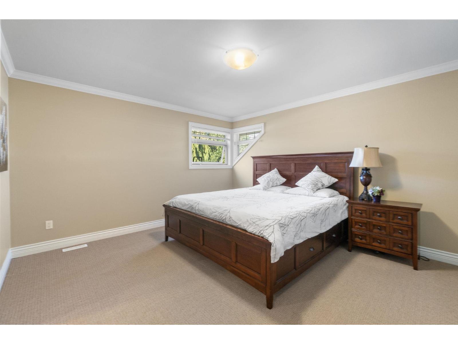 Photo 3 of 3918 156 B Street, Surrey BC