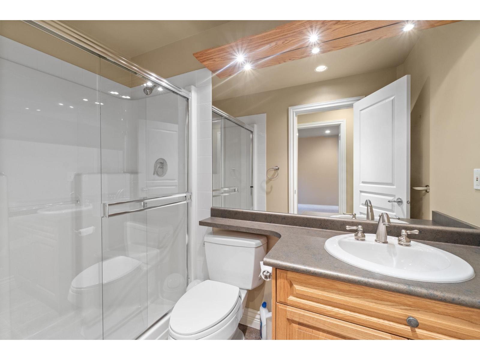Photo 17 of 3918 156 B Street, Surrey BC