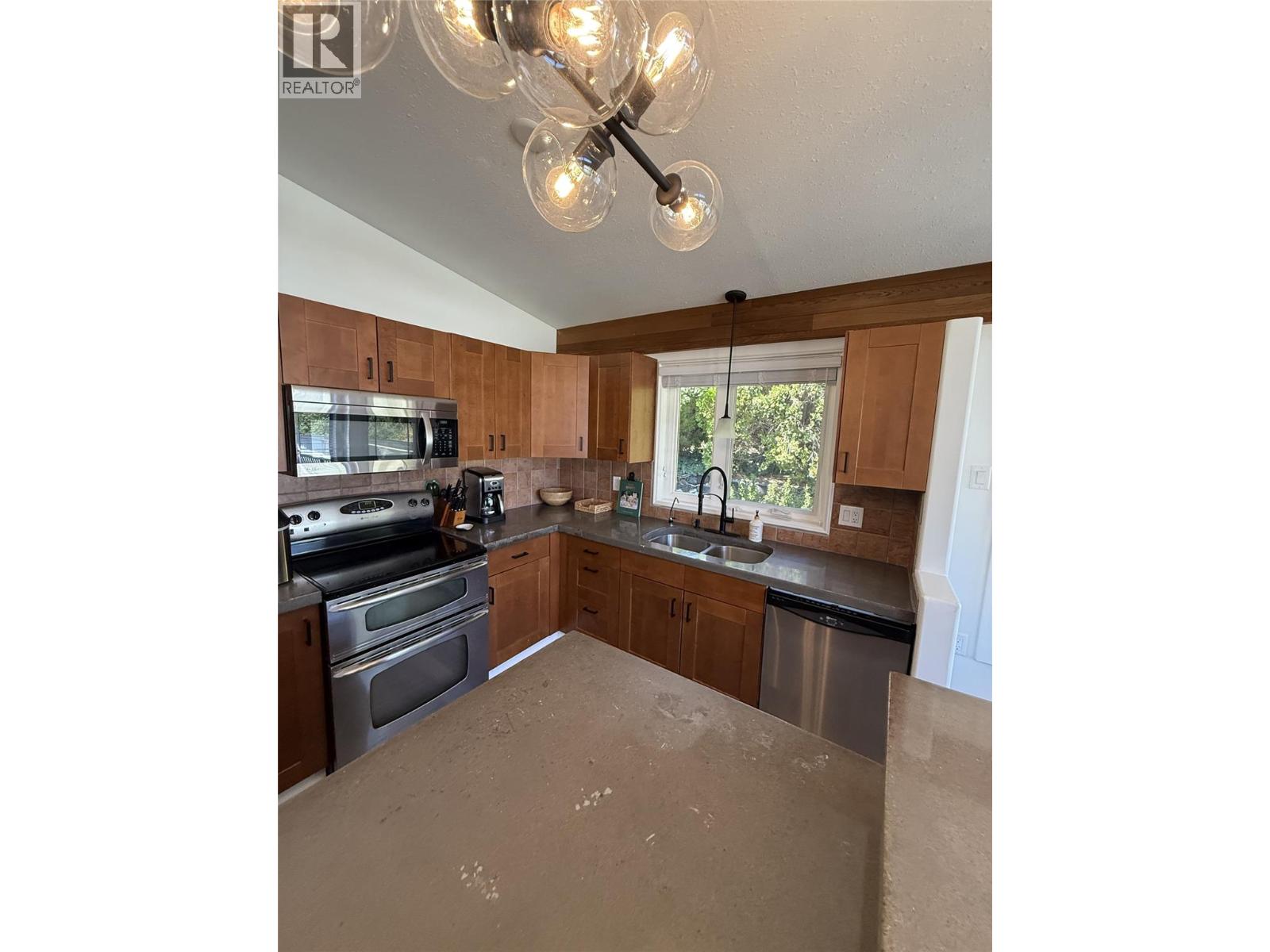 8807 Gala Crescent, Osoyoos