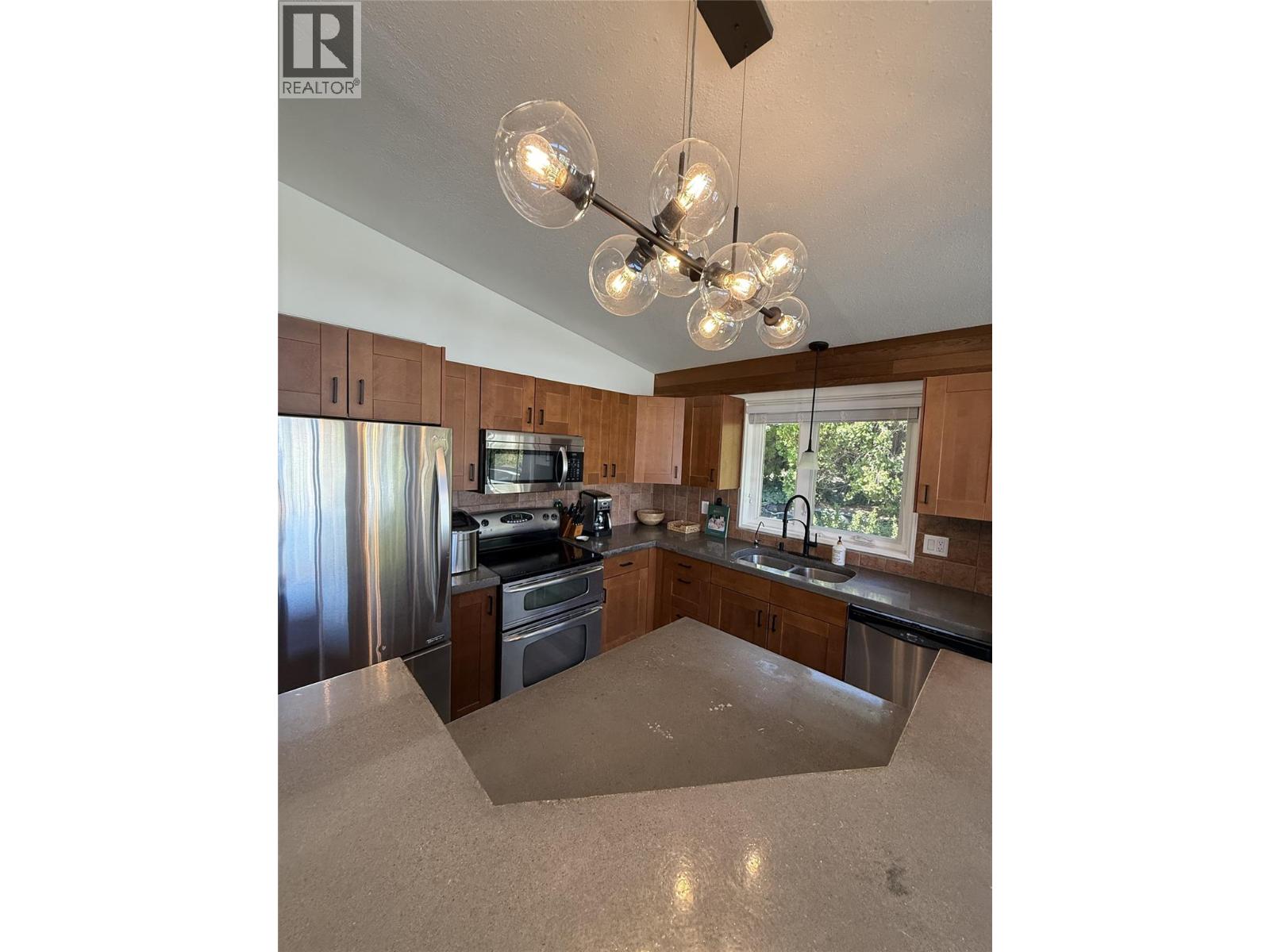 8807 Gala Crescent - 10
