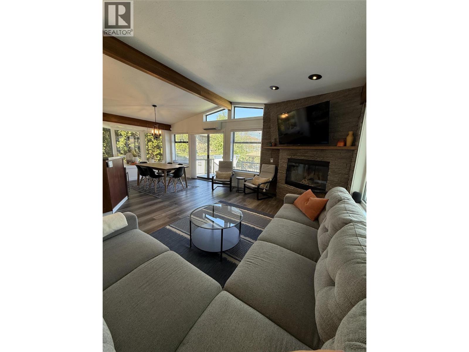 8807 Gala Crescent, Osoyoos