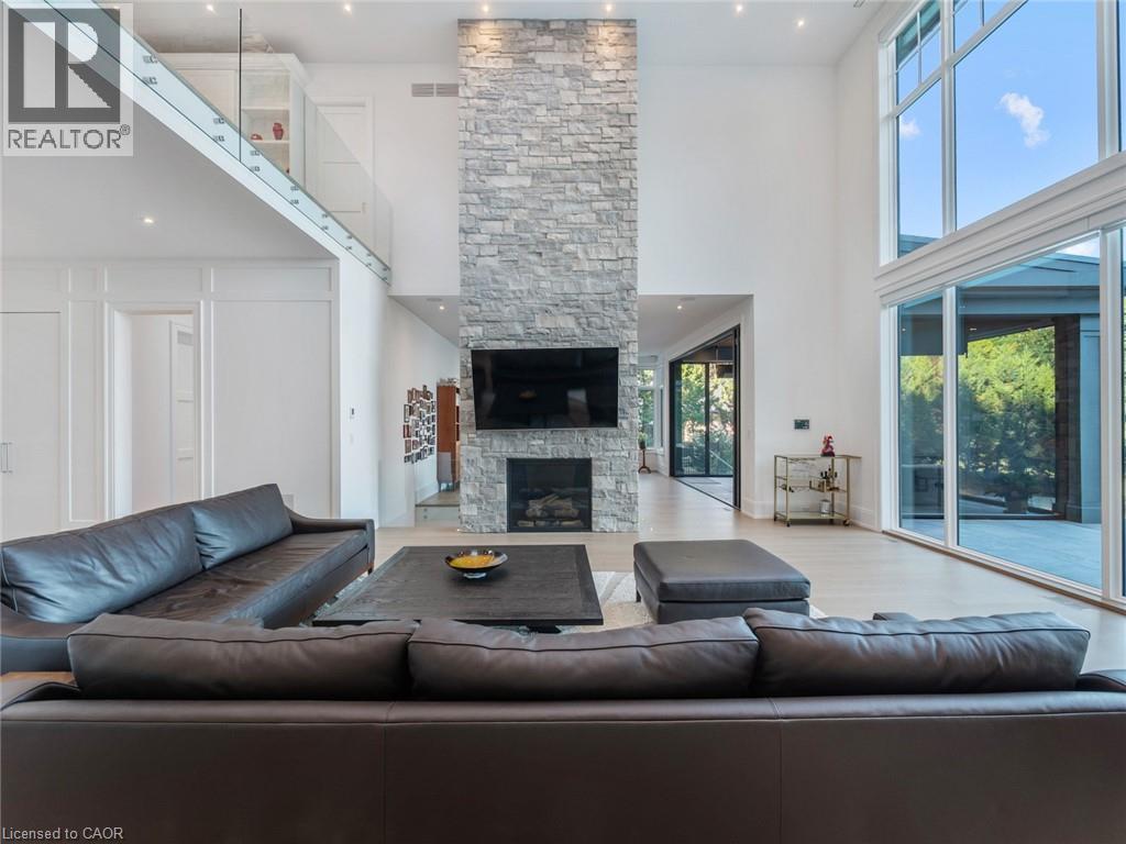 Photo 5 of 140 Secord Lane, Burlington ON
