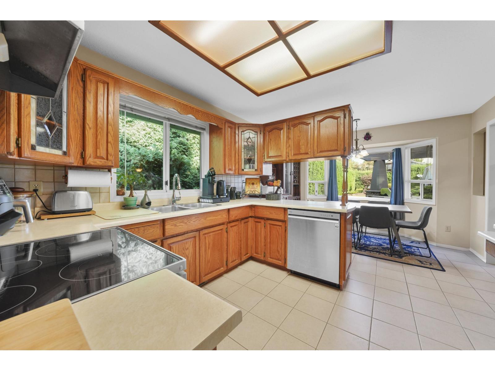 Photo 10 of 46209 Strathcona Road Fairfield Island, Chilliwack BC