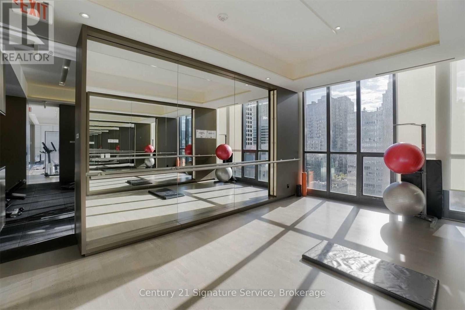 Photo 21 of 411 101 Charles Street E, Toronto ON