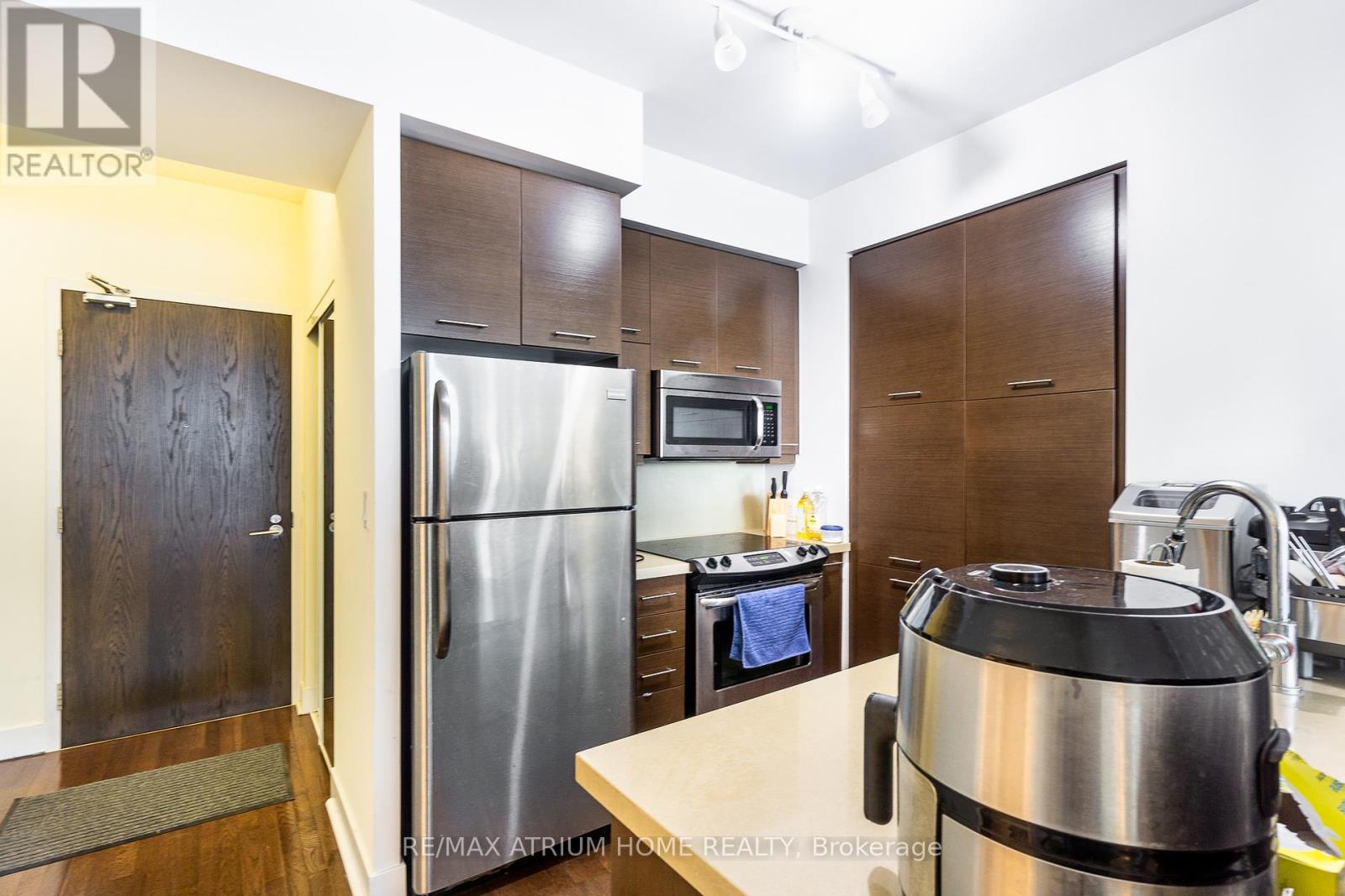 Photo 1 of 410 26 Norton Avenue, Toronto ON