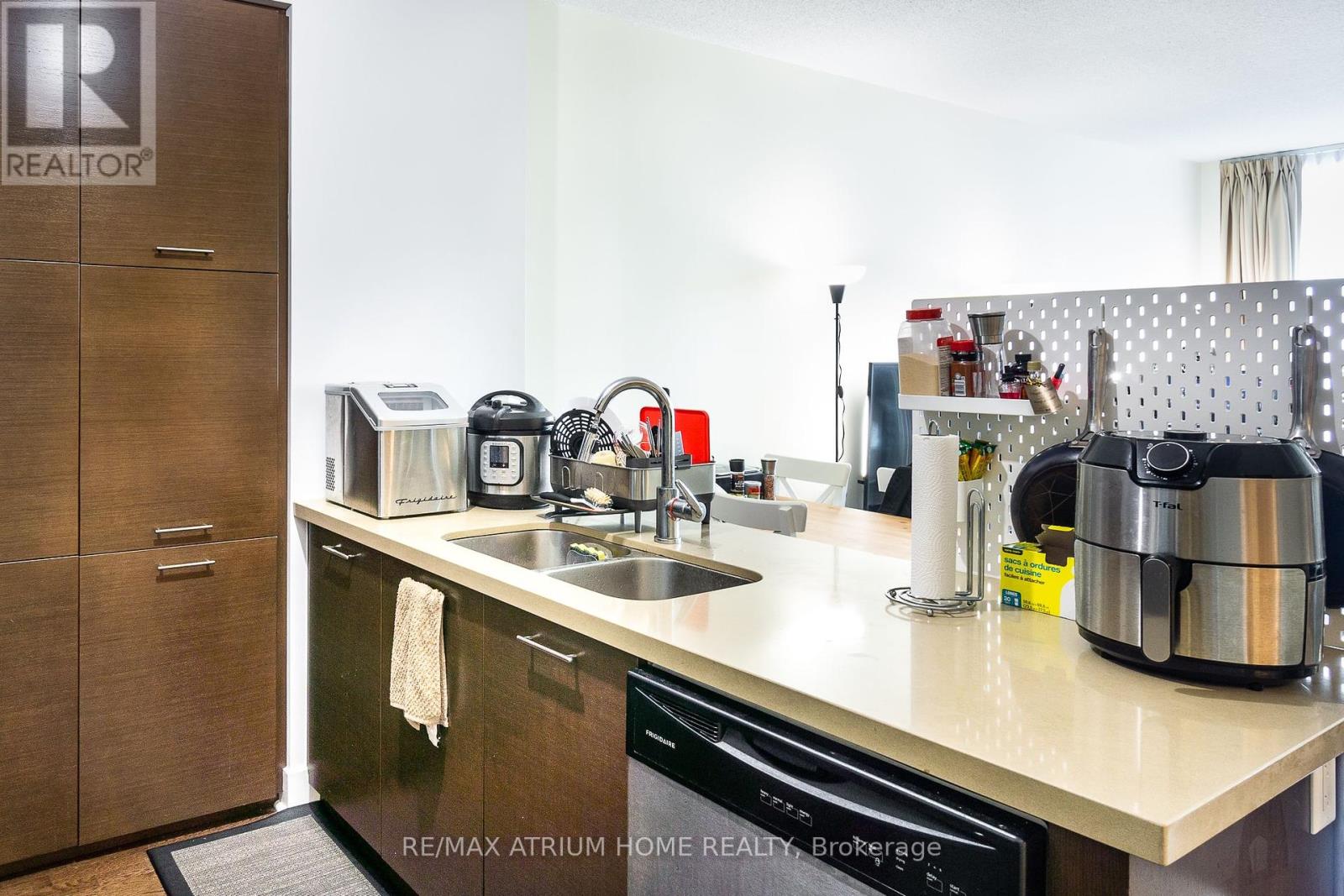Photo 16 of 410 26 Norton Avenue, Toronto ON