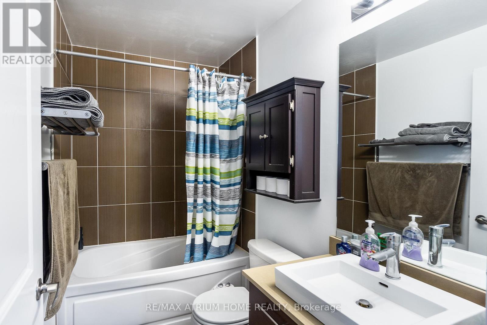 Photo 11 of 410 26 Norton Avenue, Toronto ON