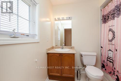 Photo 21 of 861 Bourne Crescent, Oshawa ON