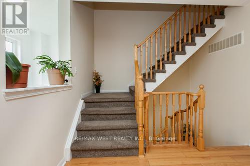 Photo 17 of 861 Bourne Crescent, Oshawa ON