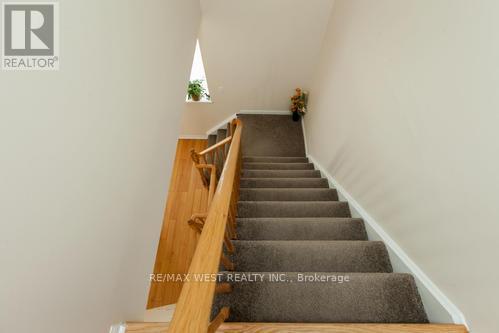 Photo 20 of 861 Bourne Crescent, Oshawa ON
