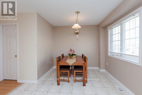 Photo 3 of 861 Bourne Crescent, Oshawa ON