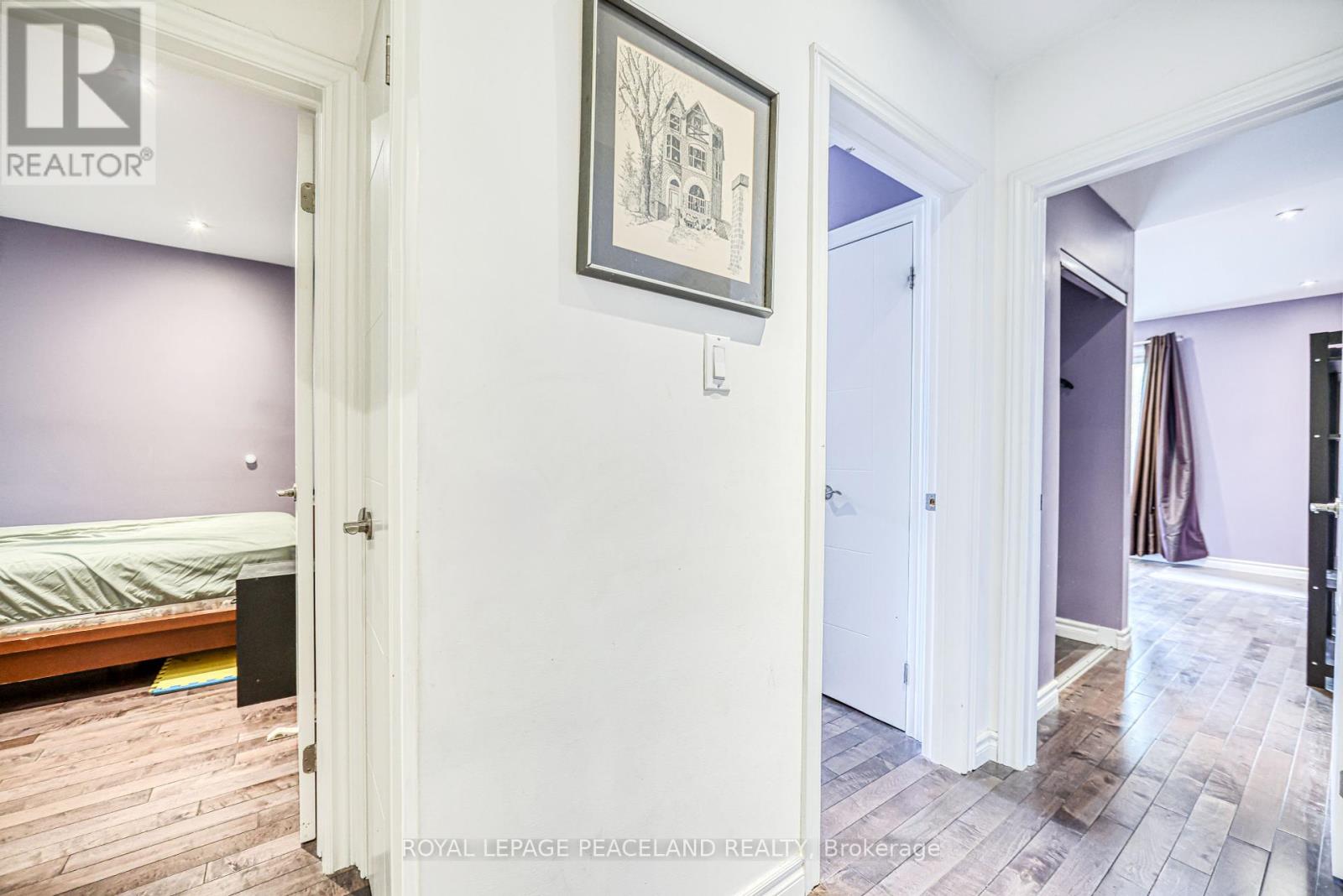 Photo 13 of 17 Willowgate Drive, Markham ON