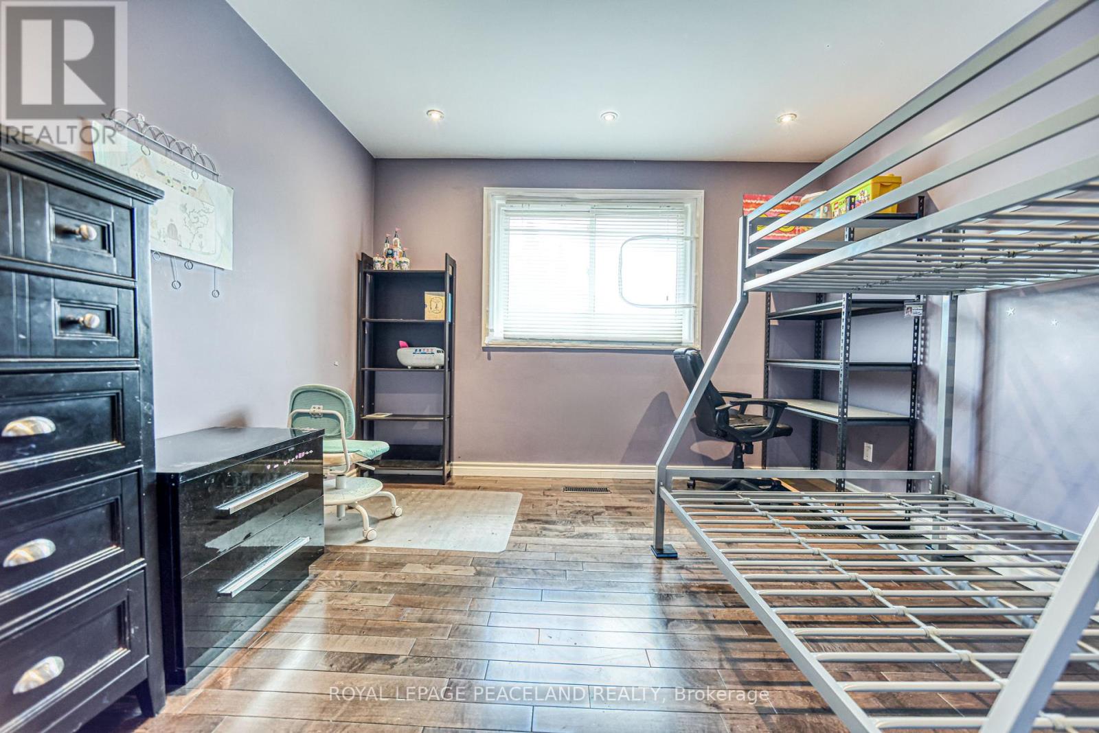 Photo 2 of 17 Willowgate Drive, Markham ON