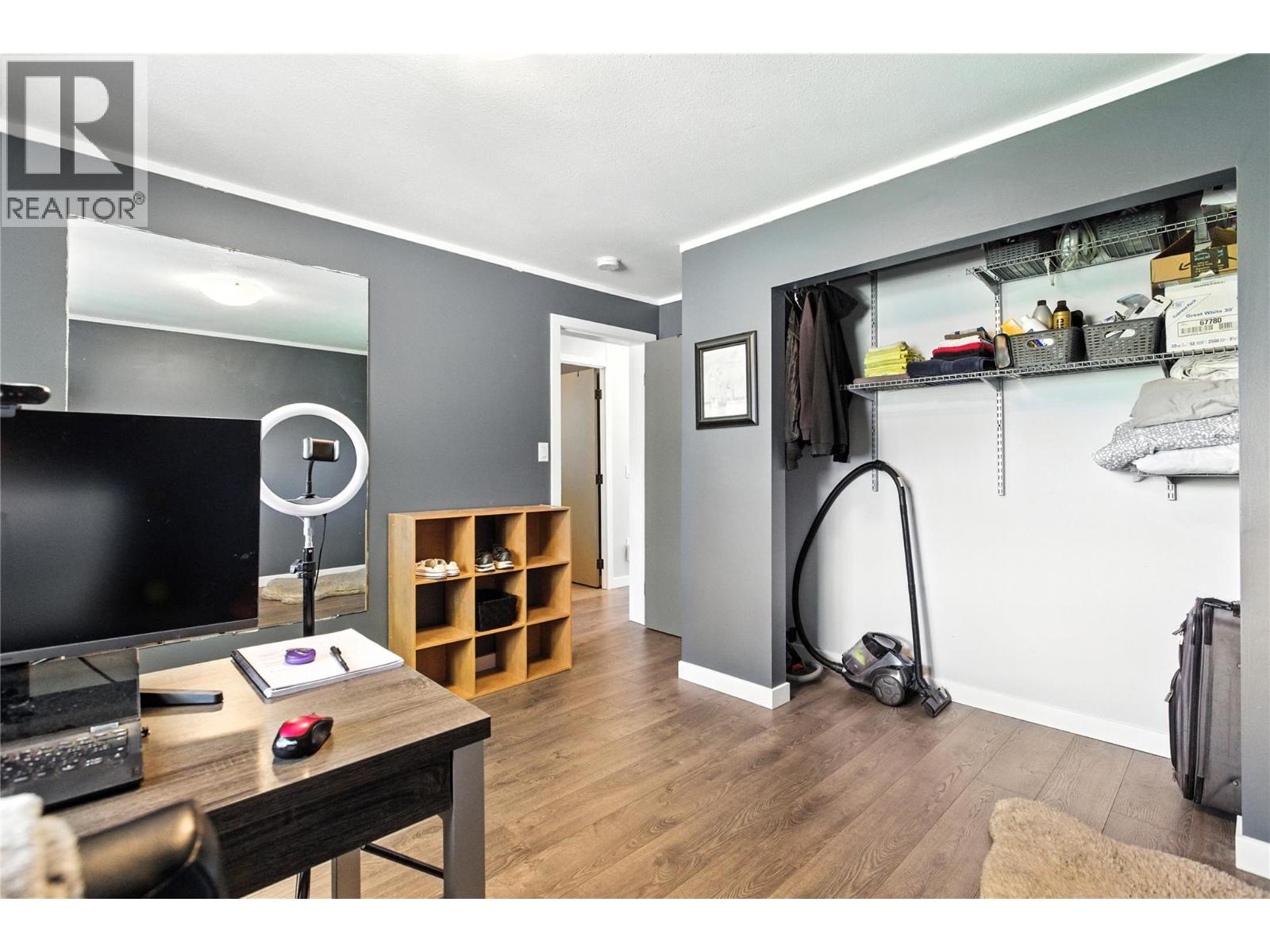 Photo 11 of 7061 Watson E Drive, Kamloops BC
