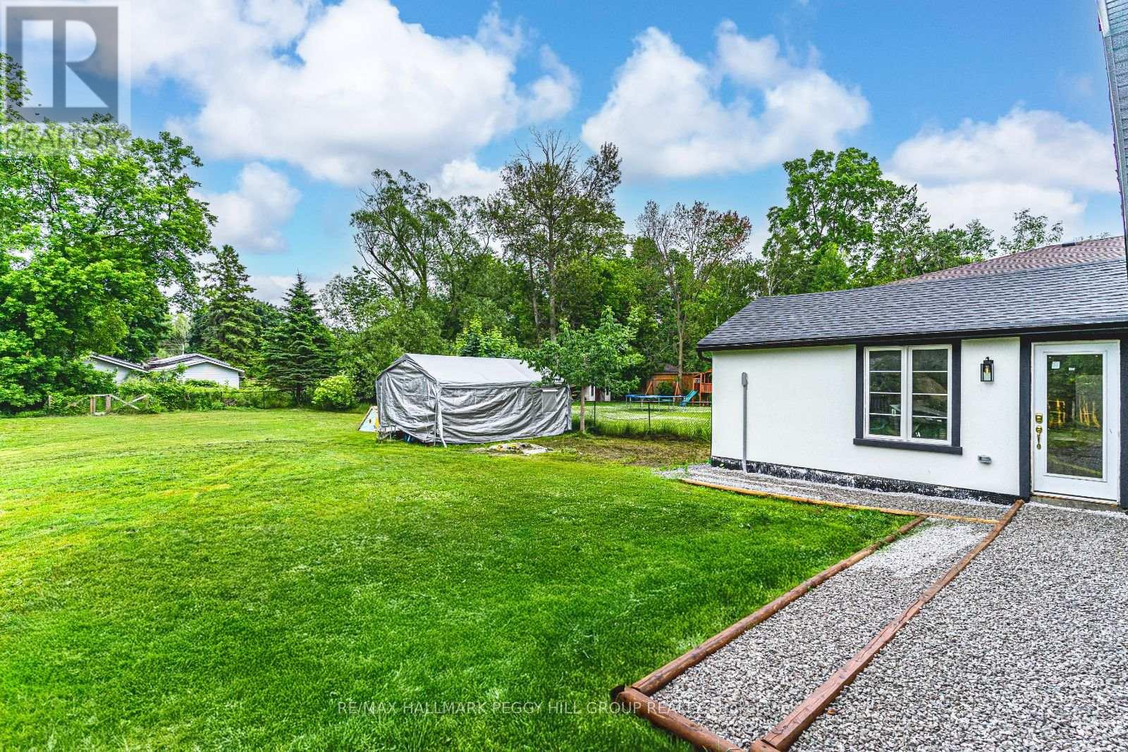 Photo 10 of 1011 Gilmore Avenue, Innisfil ON