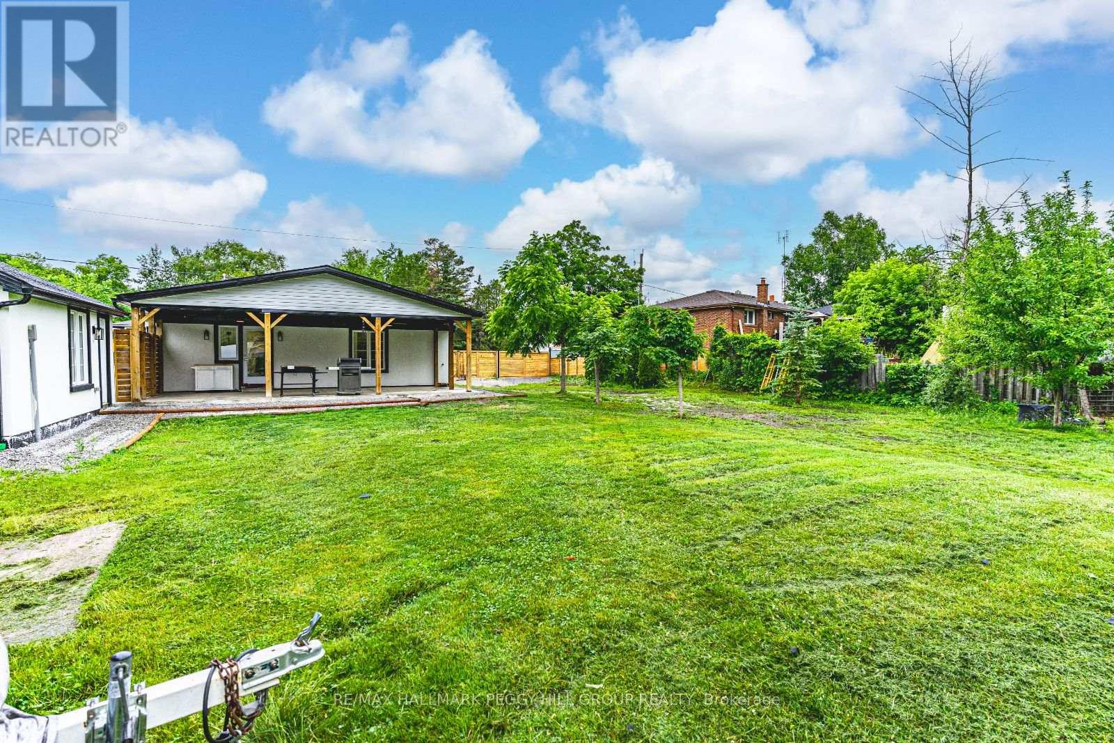 Photo 13 of 1011 Gilmore Avenue, Innisfil ON