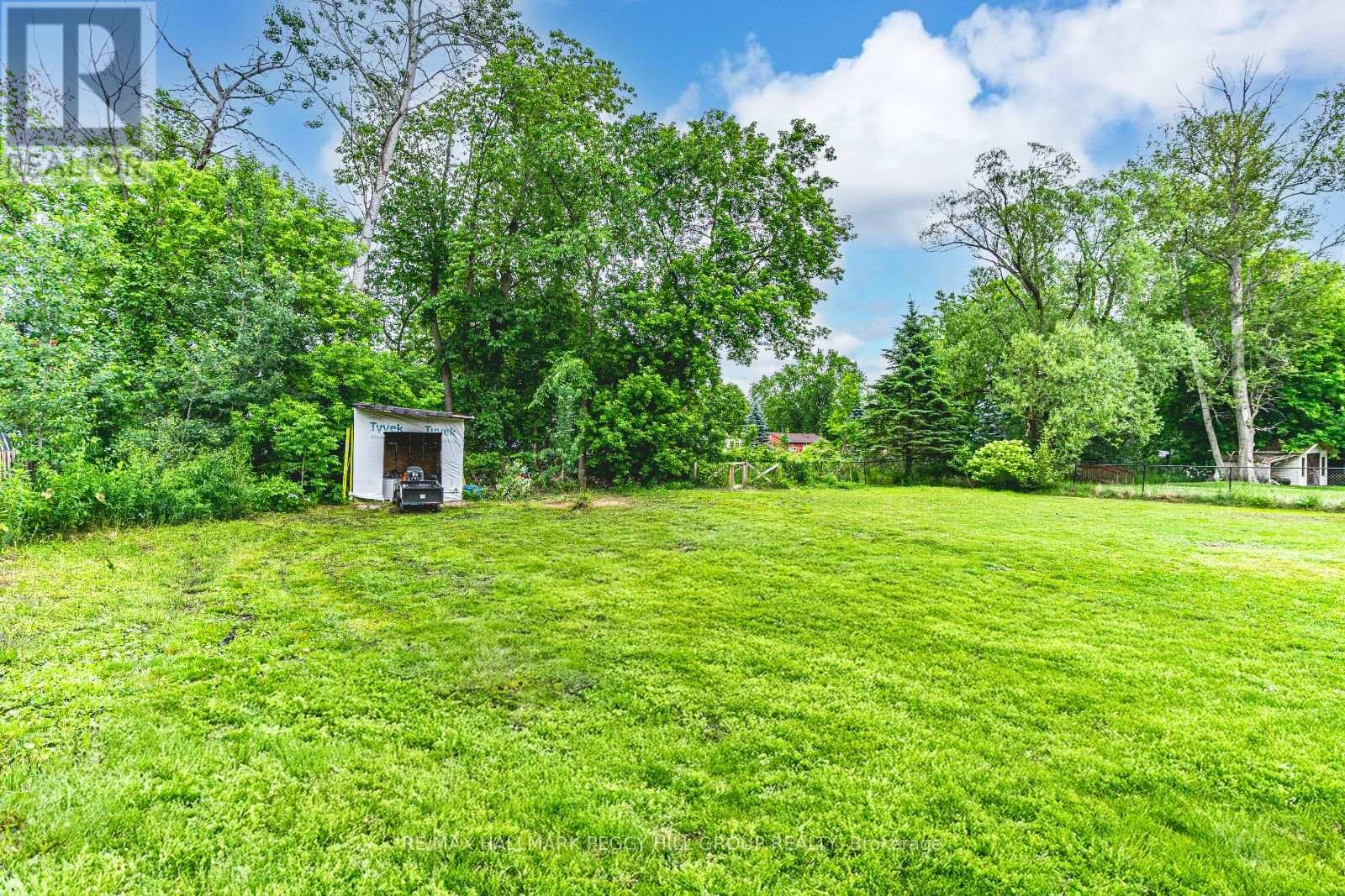 Photo 14 of 1011 Gilmore Avenue, Innisfil ON