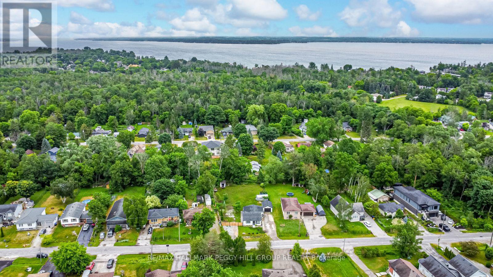 Photo 2 of 1011 Gilmore Avenue, Innisfil ON